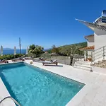 Prisunac Villa *